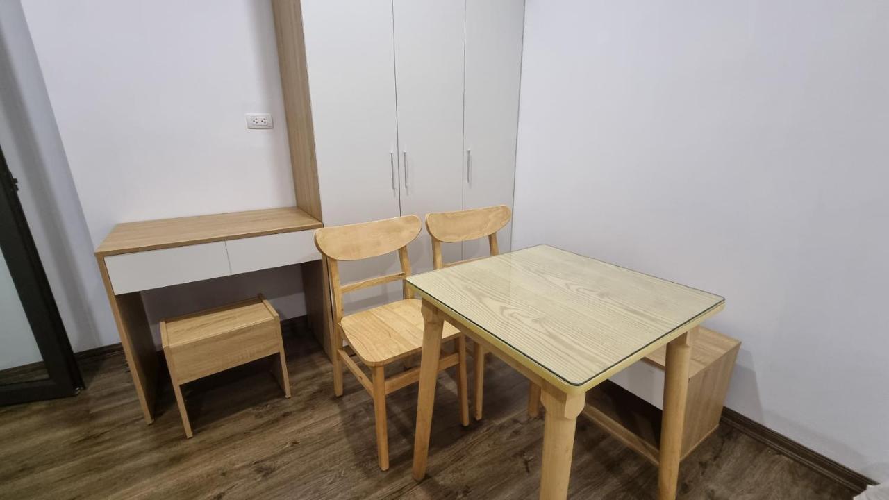 Era Apartment Khuc Thua Du Hanoi Bagian luar foto