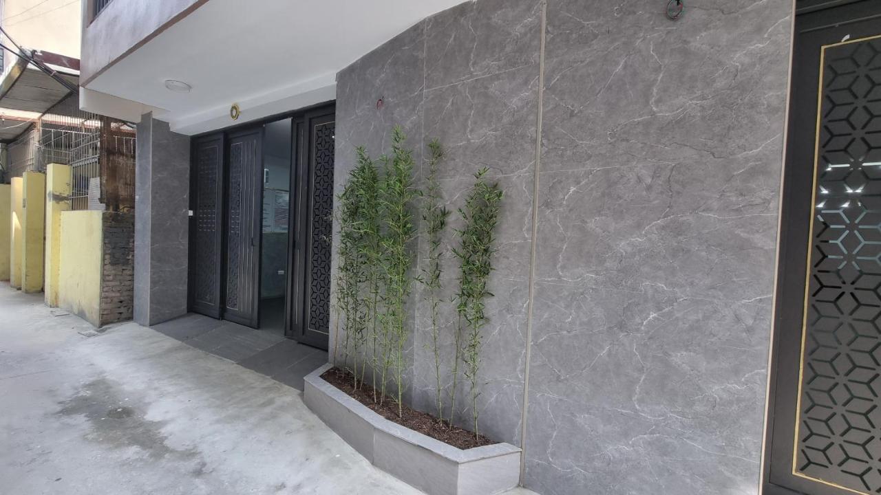 Era Apartment Khuc Thua Du Hanoi Bagian luar foto