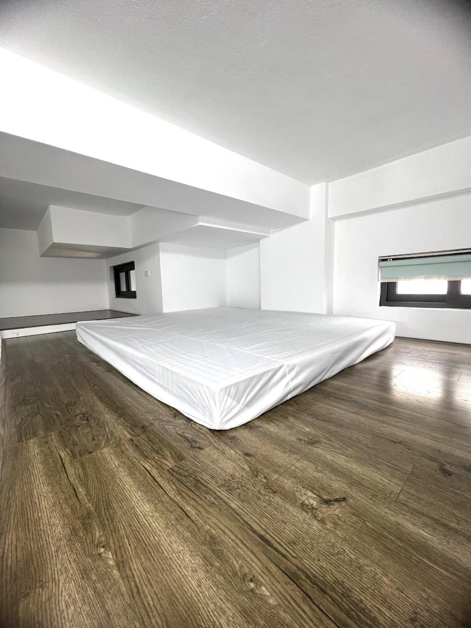 Era Apartment Khuc Thua Du Hanoi Bagian luar foto
